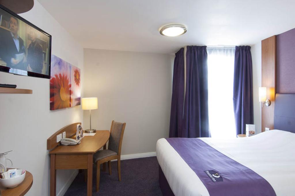 Premier Inn Swindon Central Rum bild