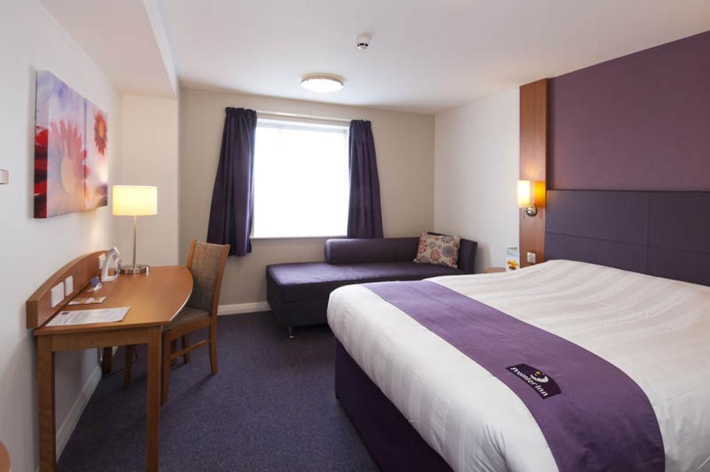 Premier Inn Swindon Central Rum bild