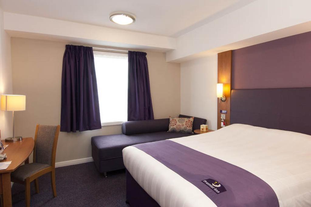Premier Inn Swindon Central Rum bild