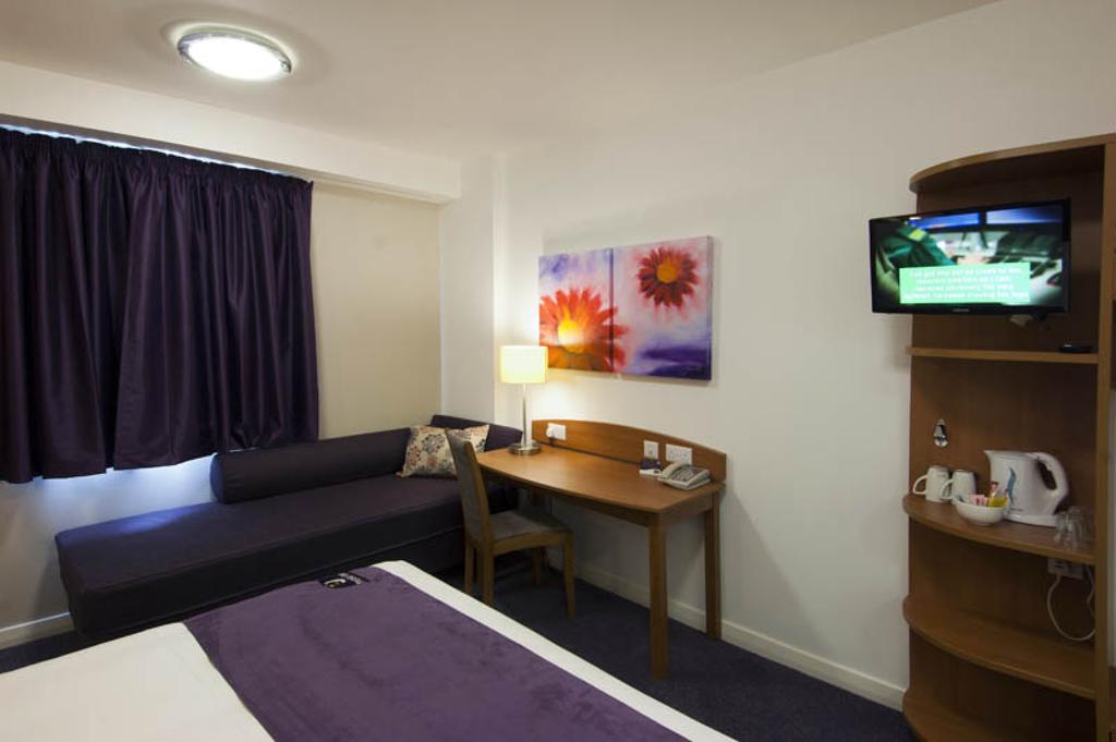 Premier Inn Swindon Central Rum bild