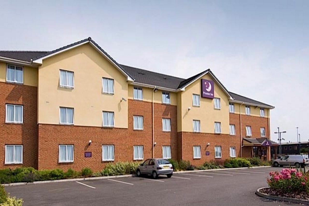 Premier Inn Swindon Central Exteriör bild